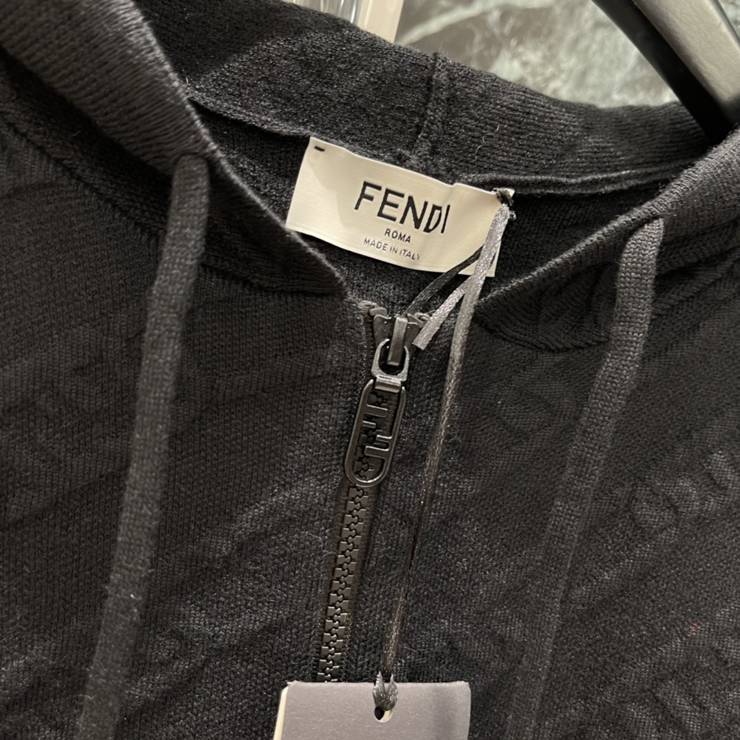 FD 25秋冬新款 锁链提花连帽卫衣 拉链设计方便穿脱连帽休闲感满分!日常或轻运动都能轻松驾驭 搭配牛仔