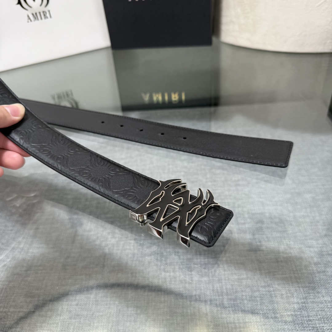爱美丽AMIRI最新网红爆款双面牛皮皮带配原装盒专柜同步3.8宽新款上市了，原版牛皮，搭配钢扣，优雅，大