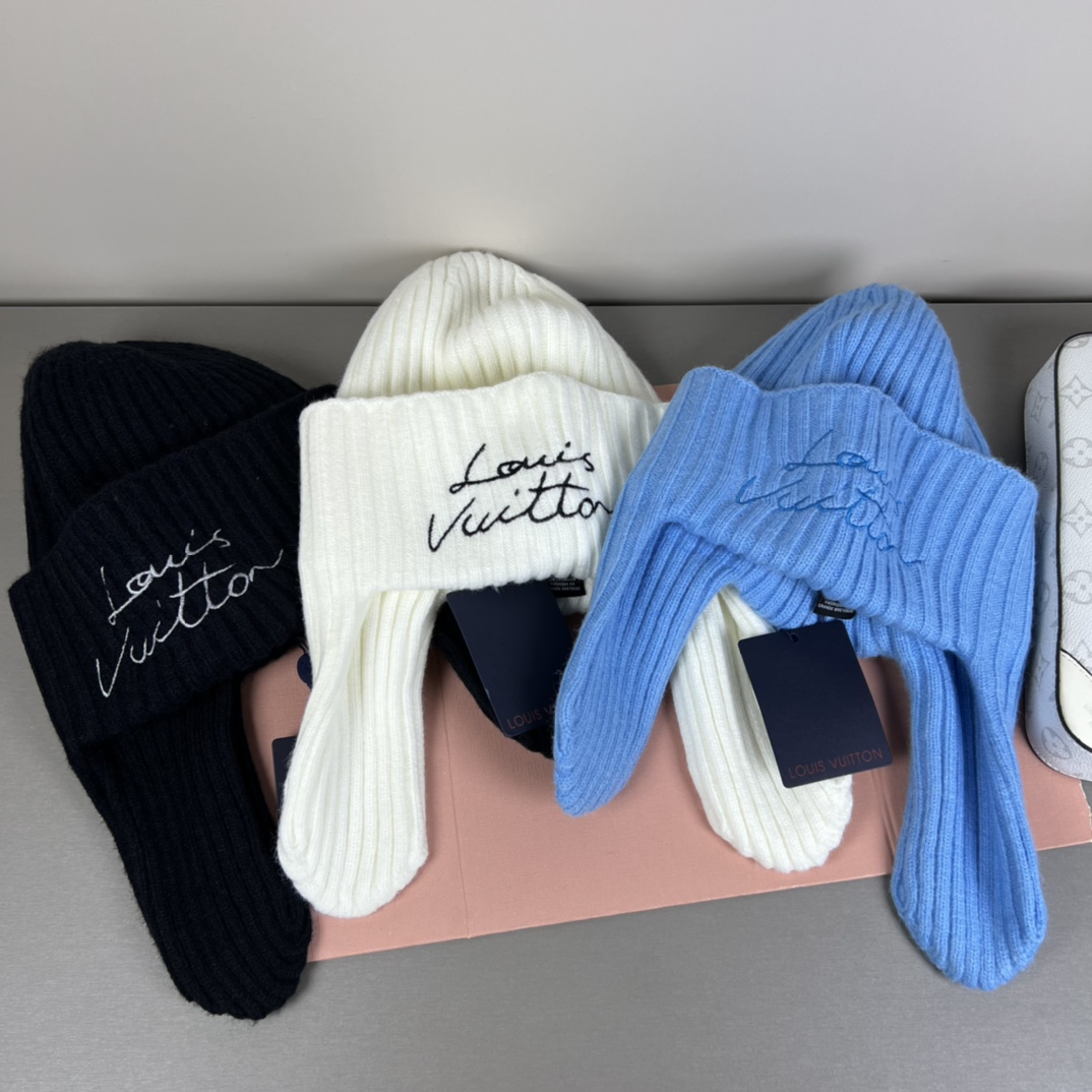 NO:670504,Comes with dust bag. LOUIS VUITTON official best-selling style, wool knitted hat, fashionable, high-quality, high-end, super soft!  It’s super hot and has great texture. It’s great to match when out on the street!  Fashion trends!  A must-have item for autumn and winter, get it now!  Hat bucket hat baseball cap knitted hat,hat,louis vuitton,louis vuitton,espadrilles,hats19860909配防尘袋 路易威登LOUIS VUITTON官方热卖爆款,羊毛针织套帽,时尚好品质高端大气,超柔软！超火爆质感很赞,出街超好搭配！时尚潮流！秋冬必备单品,快快入手哦！帽子渔夫帽棒球帽针织帽,帽子,louis vuitton,louis vuitton,espadrilles,hats,hat