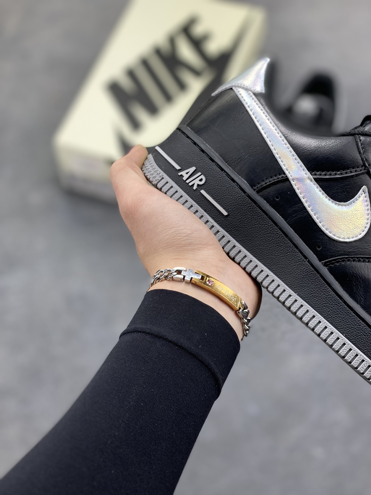 图片[6]-NIke Air Force 1 ‘07 Low 空军一号低帮 运动鞋 休闲鞋 折边针车 工艺难度大 原楦头原纸板 原装鞋盒 定制五金配件 内置全掌气垫 原厂鞋底 货号：FZ0627-010 尺码：36 36.5 37.5 38 38.5 39 40 40.5 41 42 42.5 43 44 44.5 45-选品中心