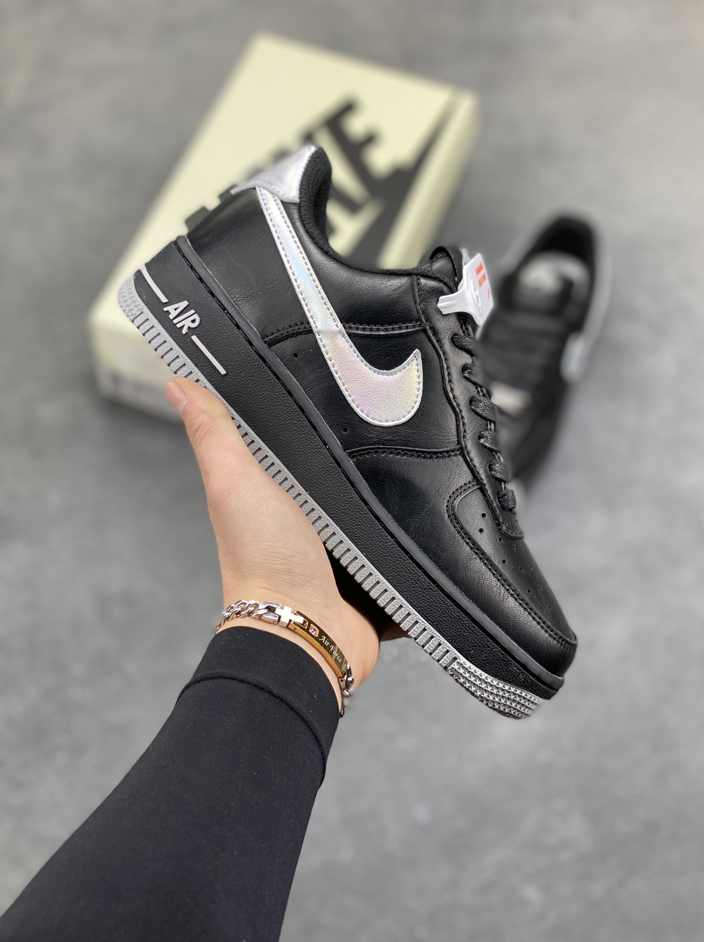 NIke Air Force 1 ‘07 Low 空军一号低帮 运动鞋 休闲鞋 折边针车 工艺难度大 原楦头原纸板 原装鞋盒 定制五金配件 内置全掌气垫 原厂鞋底 货号：FZ0627-010 尺码：36 36.5 37.5 38 38.5 39 40 40.5 41 42 42.5 43 44 44.5 45-选品中心