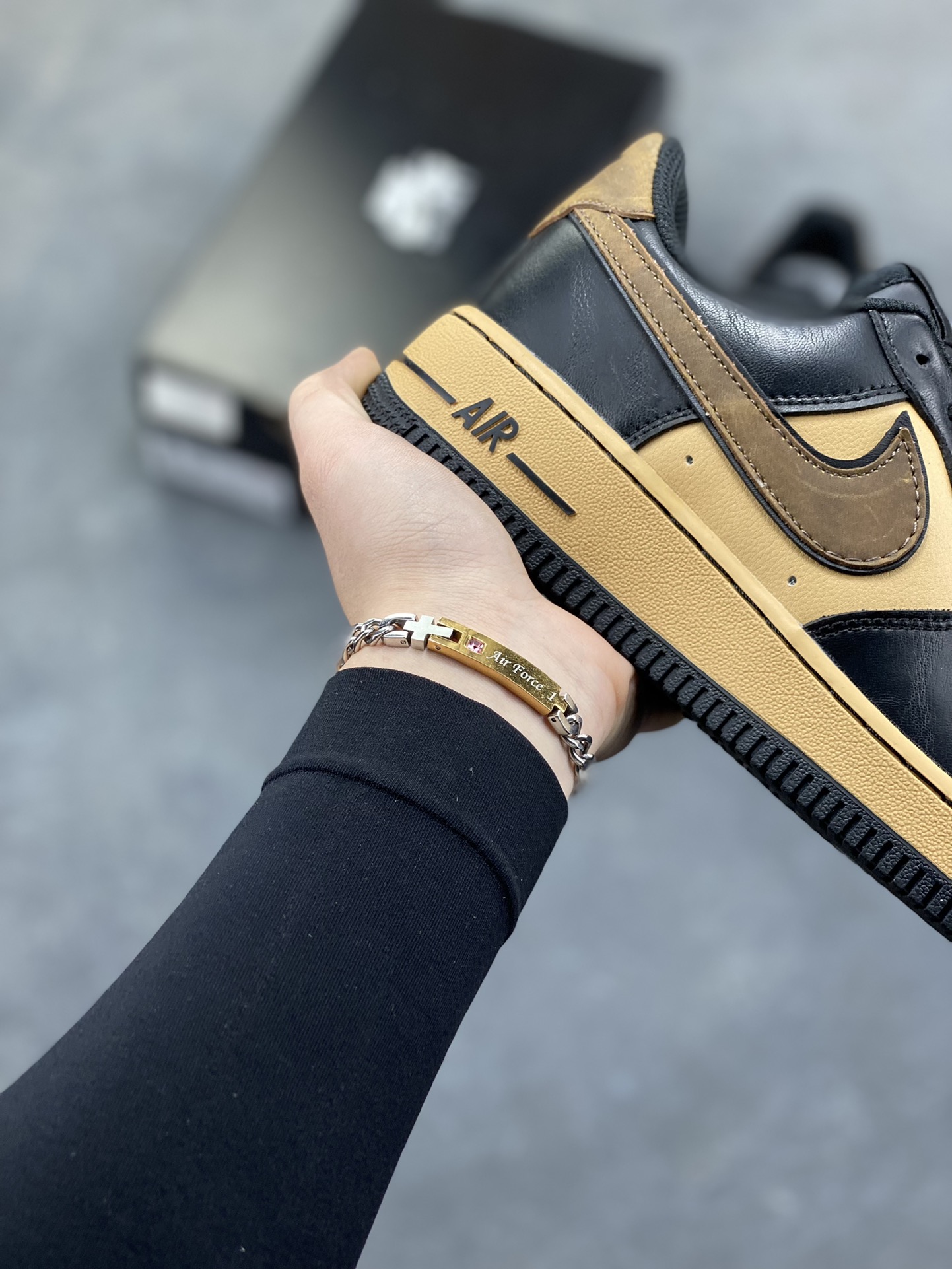 图片[6]-NIke Air Force 1 ‘07 Low 空军一号低帮 运动鞋 休闲鞋 折边针车 工艺难度大 原楦头原纸板 原装鞋盒 定制五金配件 内置全掌气垫 原厂鞋底 货号：FB8878-200 尺码：36 36.5 37.5 38 38.5 39 40 40.5 41 42 42.5 43 44 44.5 45-选品中心