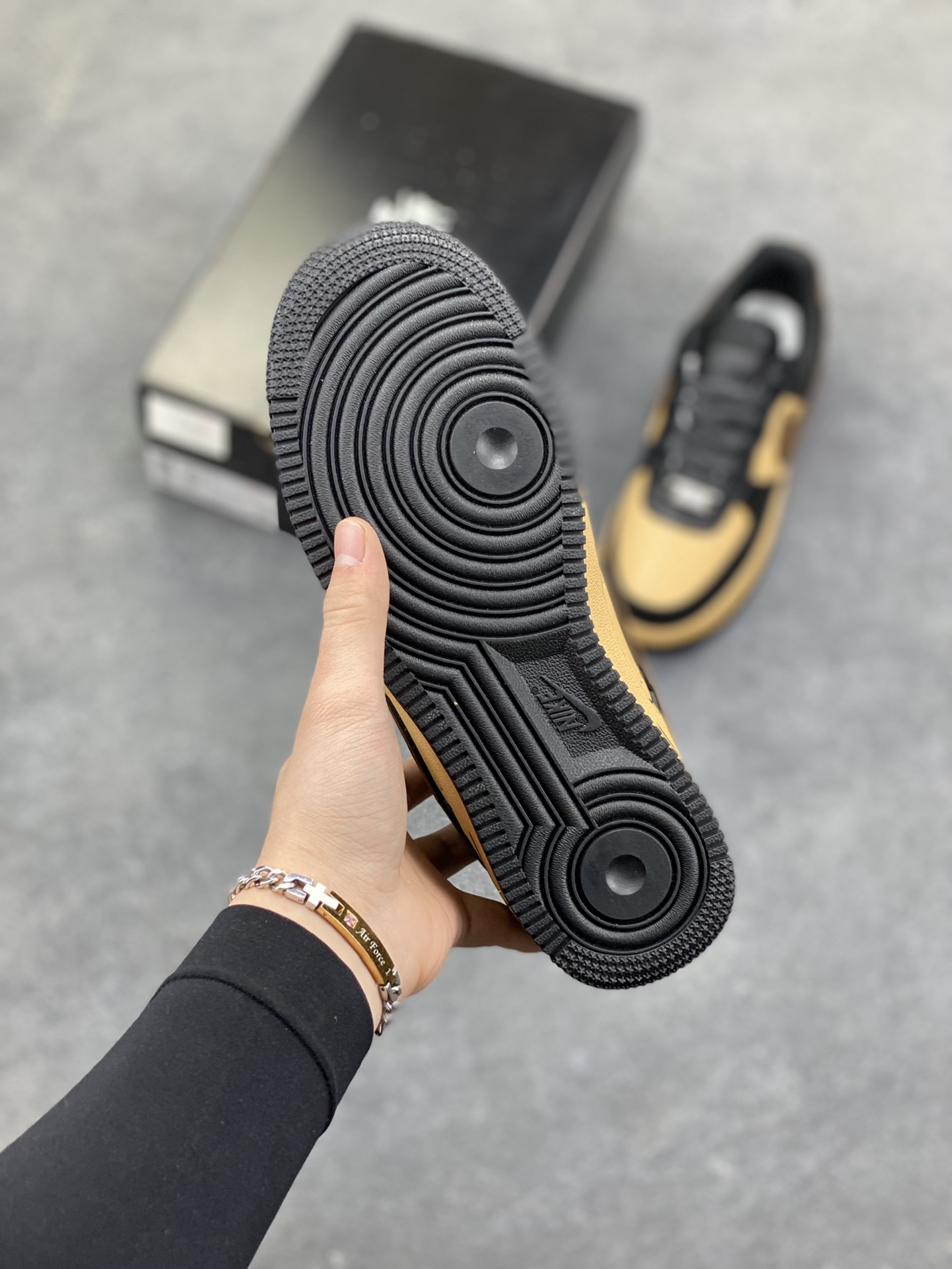 图片[5]-NIke Air Force 1 ‘07 Low 空军一号低帮 运动鞋 休闲鞋 折边针车 工艺难度大 原楦头原纸板 原装鞋盒 定制五金配件 内置全掌气垫 原厂鞋底 货号：FB8878-200 尺码：36 36.5 37.5 38 38.5 39 40 40.5 41 42 42.5 43 44 44.5 45-选品中心