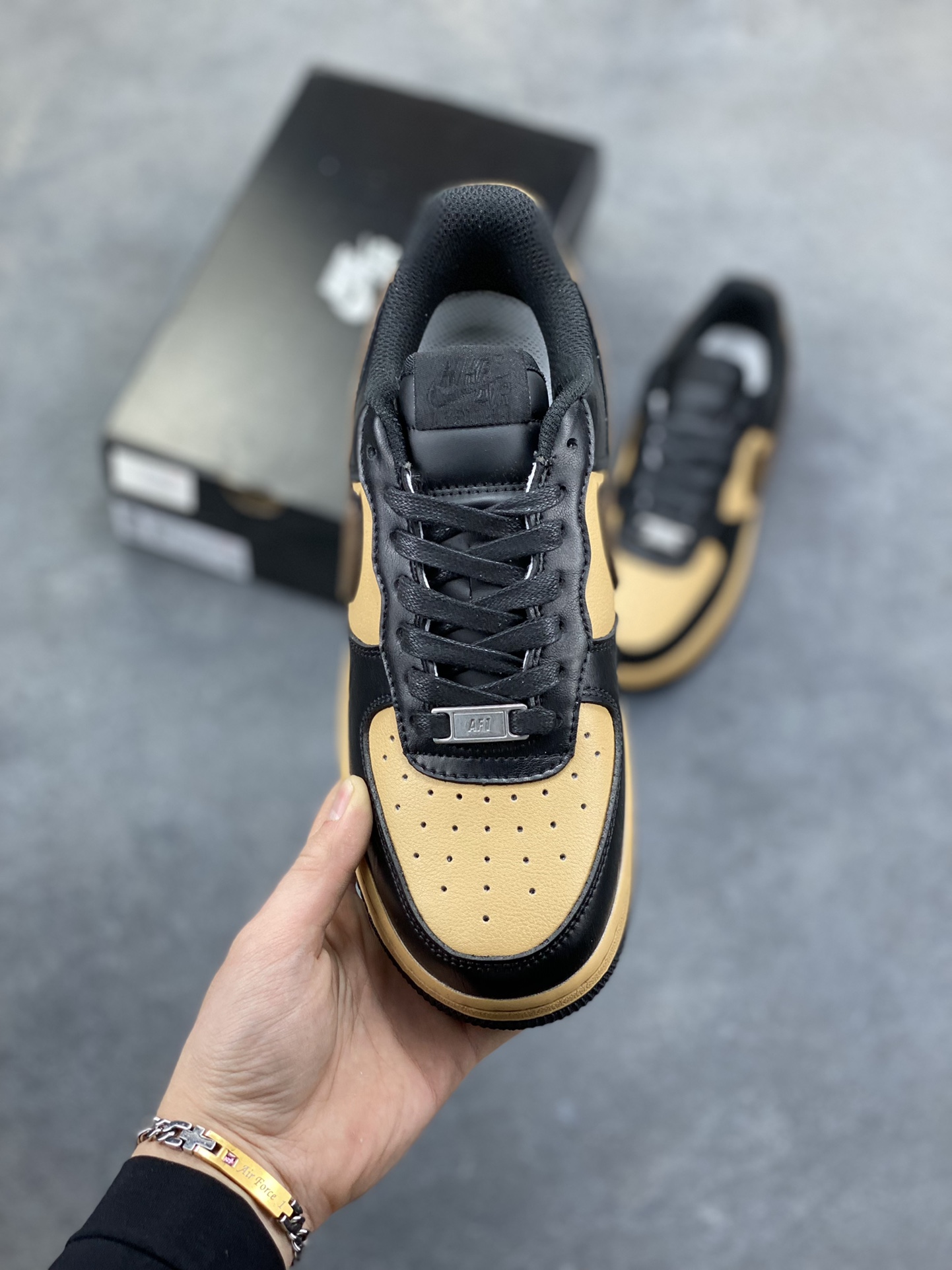 图片[2]-NIke Air Force 1 ‘07 Low 空军一号低帮 运动鞋 休闲鞋 折边针车 工艺难度大 原楦头原纸板 原装鞋盒 定制五金配件 内置全掌气垫 原厂鞋底 货号：FB8878-200 尺码：36 36.5 37.5 38 38.5 39 40 40.5 41 42 42.5 43 44 44.5 45-选品中心