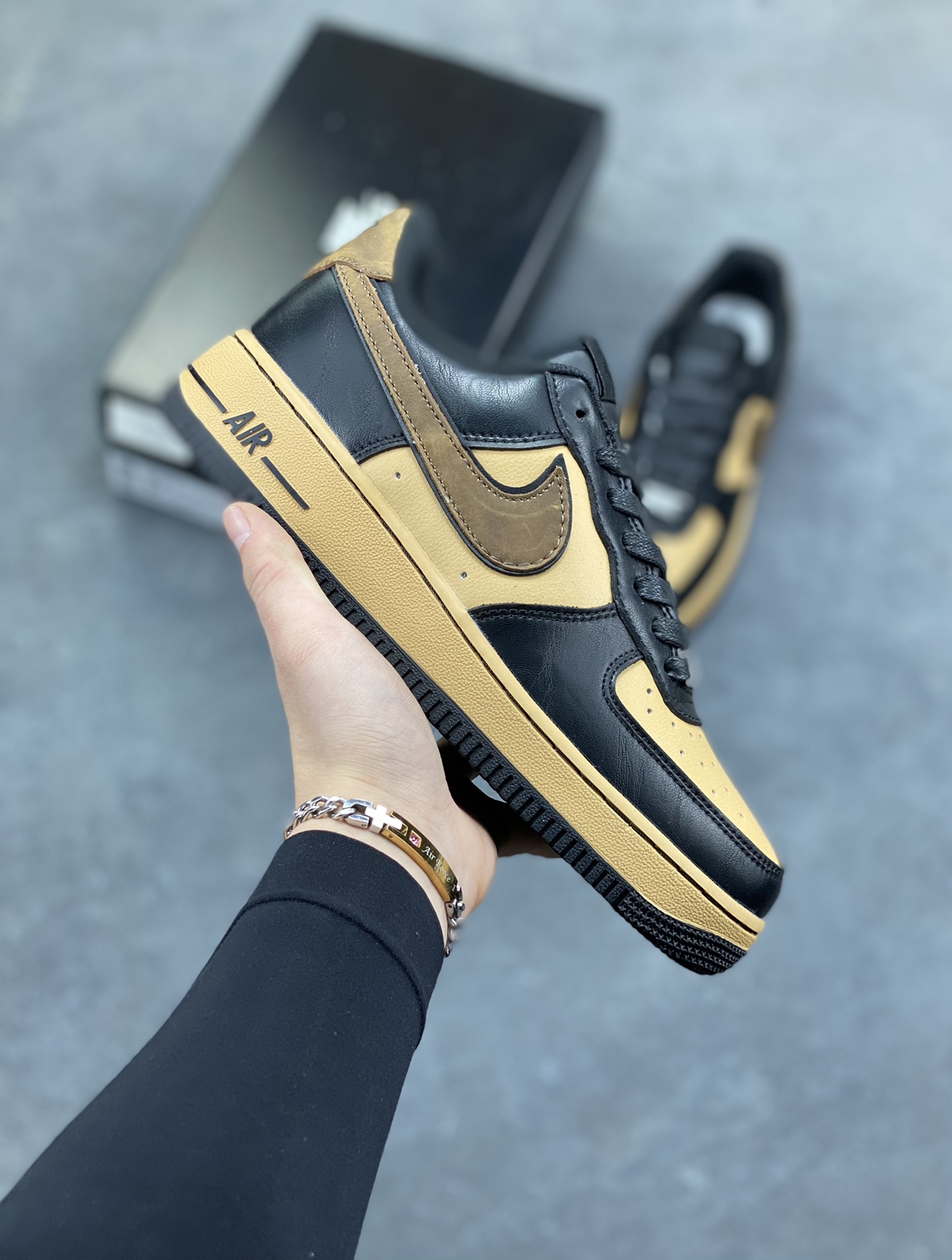 NIke Air Force 1 ‘07 Low 空军一号低帮 运动鞋 休闲鞋 折边针车 工艺难度大 原楦头原纸板 原装鞋盒 定制五金配件 内置全掌气垫 原厂鞋底 货号：FB8878-200 尺码：36 36.5 37.5 38 38.5 39 40 40.5 41 42 42.5 43 44 44.5 45-选品中心