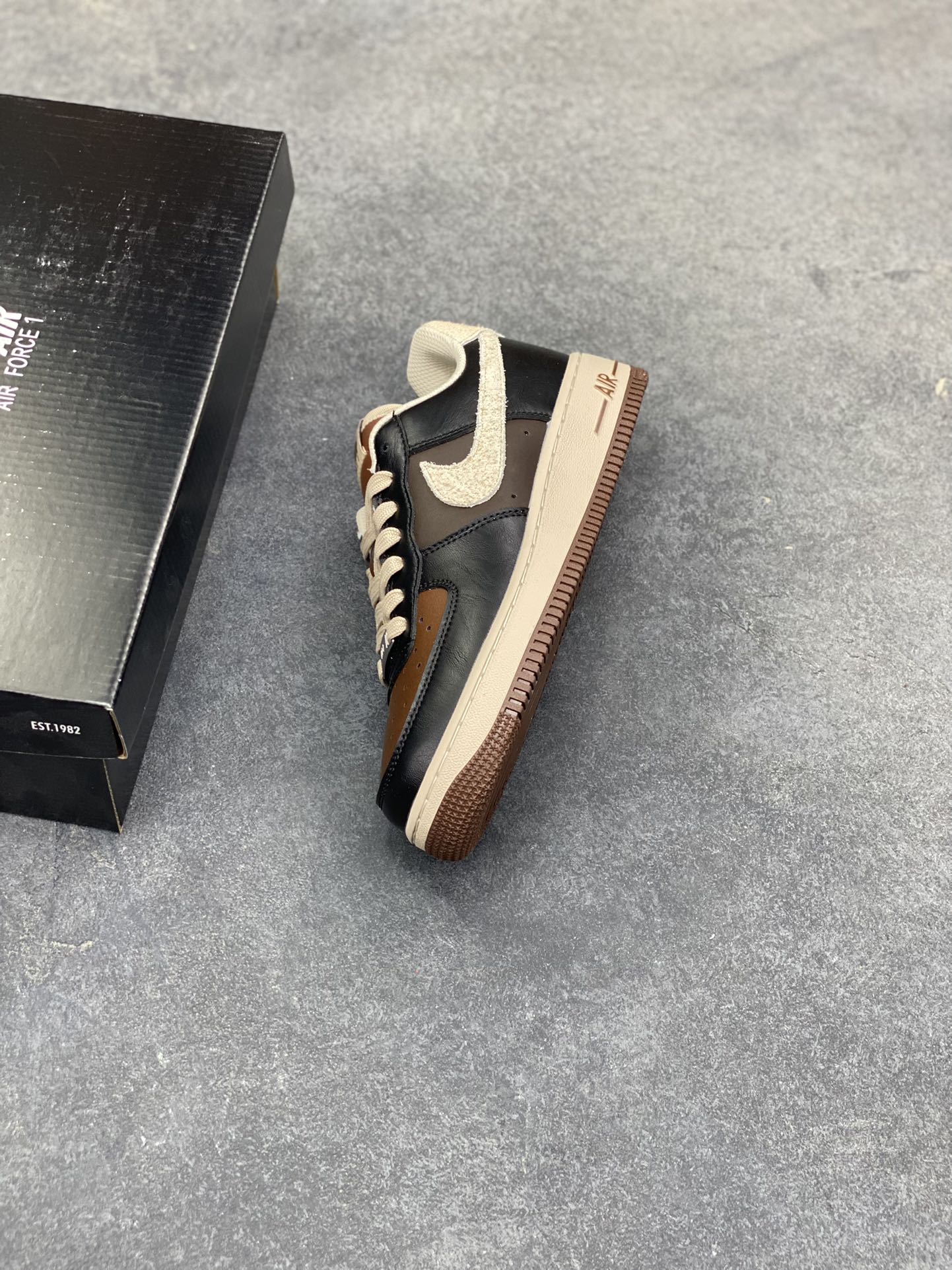 图片[7]-NIke Air Force 1 ‘07 Low 空军一号低帮 运动鞋 休闲鞋 折边针车 工艺难度大 原楦头原纸板 原装鞋盒 定制五金配件 内置全掌气垫 原厂鞋底 货号：CJ9179-200 尺码：36 36.5 37.5 38 38.5 39 40 40.5 41 42 42.5 43 44 44.5 45-选品中心