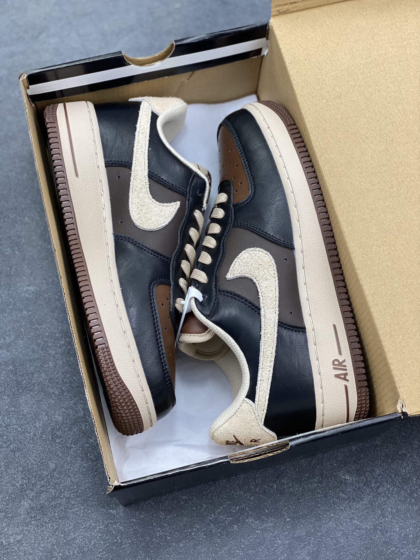 图片[9]-NIke Air Force 1 ‘07 Low 空军一号低帮 运动鞋 休闲鞋 折边针车 工艺难度大 原楦头原纸板 原装鞋盒 定制五金配件 内置全掌气垫 原厂鞋底 货号：CJ9179-200 尺码：36 36.5 37.5 38 38.5 39 40 40.5 41 42 42.5 43 44 44.5 45-选品中心