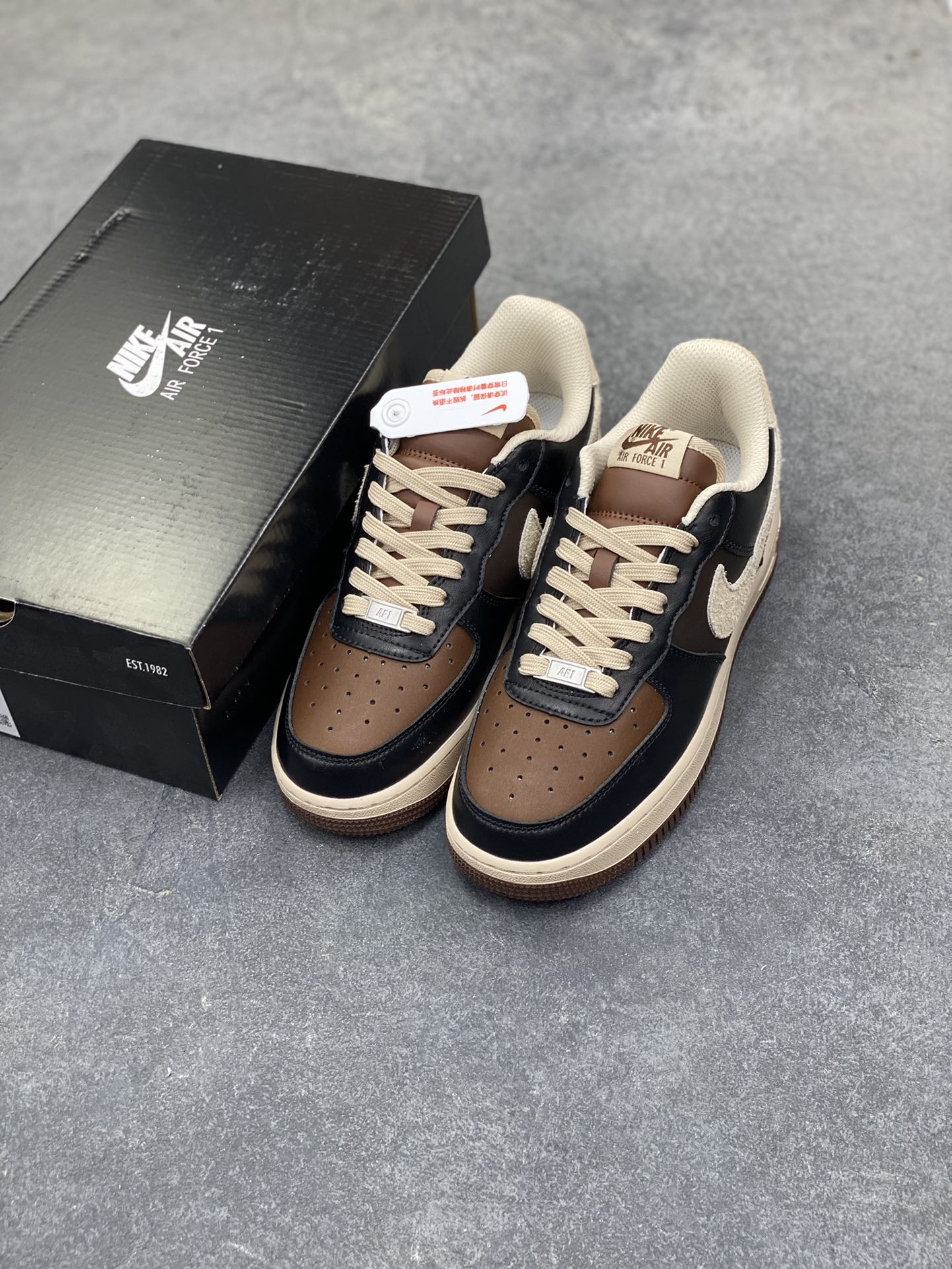 图片[8]-NIke Air Force 1 ‘07 Low 空军一号低帮 运动鞋 休闲鞋 折边针车 工艺难度大 原楦头原纸板 原装鞋盒 定制五金配件 内置全掌气垫 原厂鞋底 货号：CJ9179-200 尺码：36 36.5 37.5 38 38.5 39 40 40.5 41 42 42.5 43 44 44.5 45-选品中心