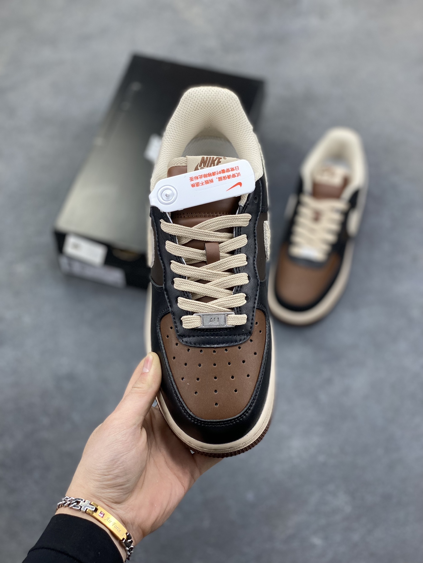 图片[2]-NIke Air Force 1 ‘07 Low 空军一号低帮 运动鞋 休闲鞋 折边针车 工艺难度大 原楦头原纸板 原装鞋盒 定制五金配件 内置全掌气垫 原厂鞋底 货号：CJ9179-200 尺码：36 36.5 37.5 38 38.5 39 40 40.5 41 42 42.5 43 44 44.5 45-选品中心