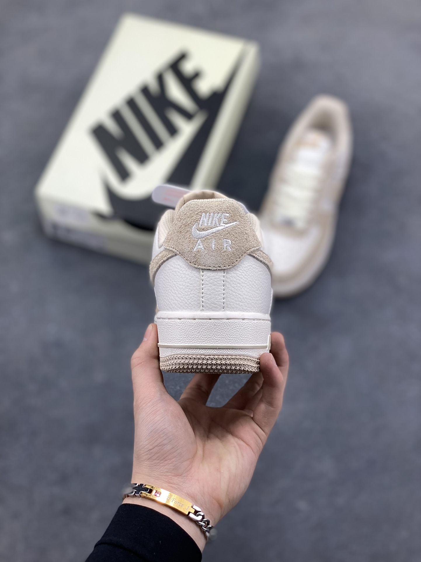 图片[4]-NIke Air Force 1 ‘07 Low 空军一号低帮 运动鞋 休闲鞋 折边针车 工艺难度大 原楦头原纸板 原装鞋盒 定制五金配件 内置全掌气垫 原厂鞋底 货号：HQ3905-001 尺码：36 36.5 37.5 38 38.5 39 40 40.5 41 42 42.5 43 44 44.5 45-选品中心