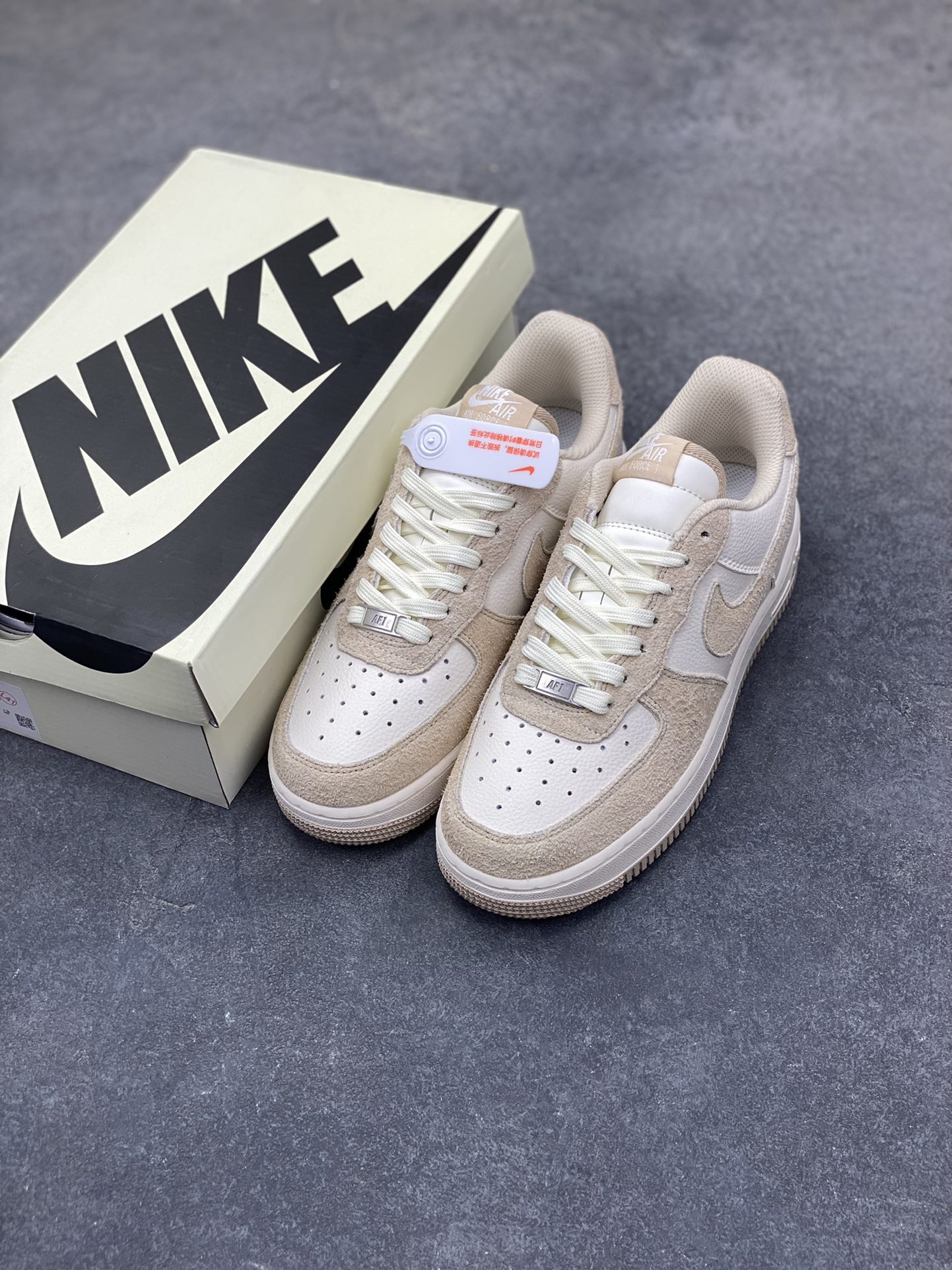 图片[8]-NIke Air Force 1 ‘07 Low 空军一号低帮 运动鞋 休闲鞋 折边针车 工艺难度大 原楦头原纸板 原装鞋盒 定制五金配件 内置全掌气垫 原厂鞋底 货号：HQ3905-001 尺码：36 36.5 37.5 38 38.5 39 40 40.5 41 42 42.5 43 44 44.5 45-选品中心