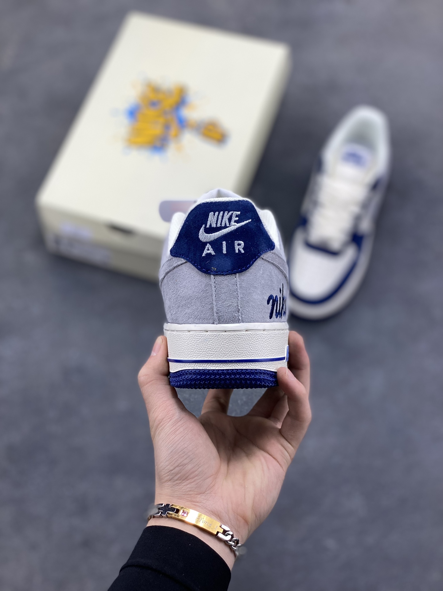 图片[4]-NIke Air Force 1 ‘07 Low 白灰蓝拼接 空军一号低帮 运动鞋 休闲鞋 折边针车 工艺难度大 原楦头原纸板 高端定制鞋盒 原厂鞋底 超高清洁度 细节完美 货号：HM3703-161 尺码：36 36.5 37.5 38 38.5 39 40 40.5 41 42 42.5 43 44 44.5 45-选品中心