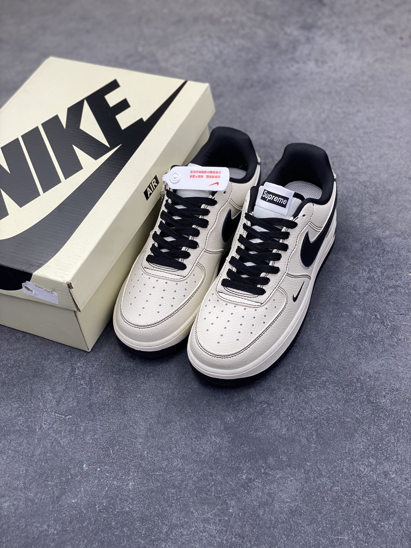 图片[8]-NIke Air Force 1 ‘07 Low “Supreme联名-经典黑”空军一号 低帮 运动鞋 休闲鞋 折边针车 工艺难度大 原楦头原纸板 原装鞋盒 定制五金配件 内置全掌气垫 原厂鞋底 货号：DD1982-337 尺码：36 36.5 37.5 38 38.5 39 40 40.5 41 42 42.5 43 44 44.5 45-选品中心