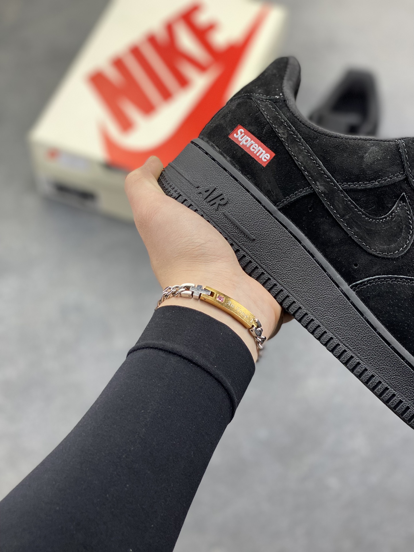 图片[6]-Nike Air Force 1 ‘07 Low “Supreme联名——全猪八”空军一号 高端定制 低帮 运动鞋 休闲鞋 折边针车 工艺难度大 原楦头原纸板 原装鞋盒 定制五金配件 内置全掌气垫 原厂鞋底 货号：DF0188-119 尺码：36 36.5 37.5 38 38.5 39 40 40.5 41 42 42.5 43 44 44.5 45-选品中心