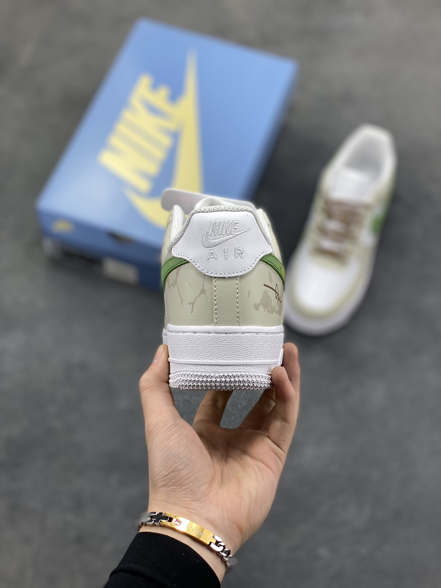 图片[4]-Nike Air Force 1 Low’07 棕绿序章 空军一号低帮休闲板鞋 定制皮料 原厂3D打印 定制鞋盒 原楦原纸板 纯正空军版型 内置全掌气垫 货号：ZH0316-130 尺码：36 36.5 37.5 38 38.5 39 40 40.5 41 42 42.5 43 44 44.5 45-选品中心