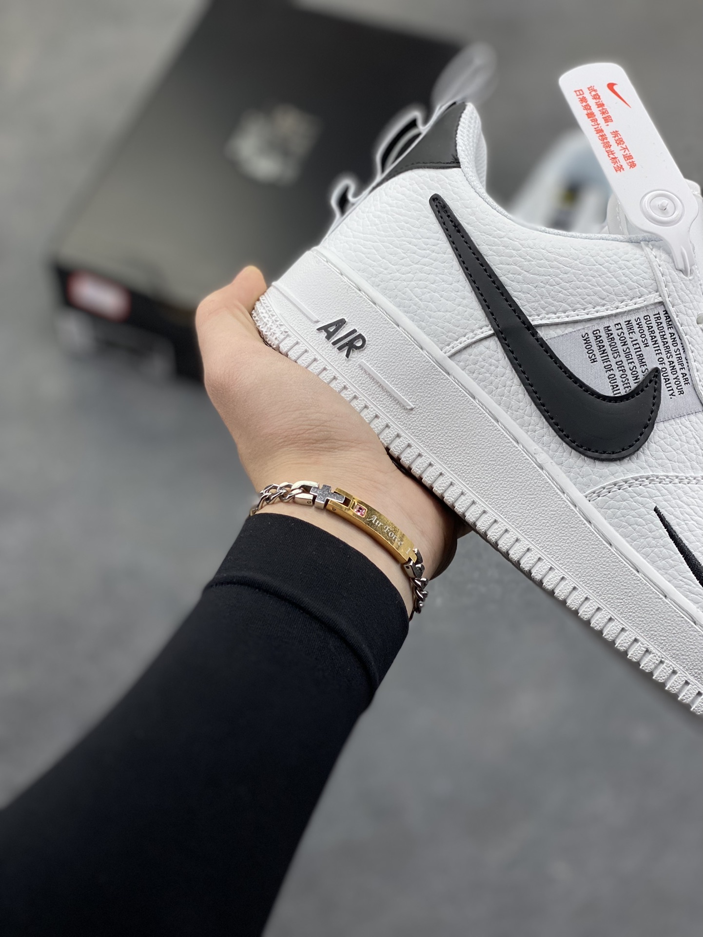 图片[6]-NIke Air Force 1 ‘07 Low 空军一号低帮 运动鞋 休闲鞋 折边针车 工艺难度大 原楦头原纸板 原装鞋盒 定制五金配件 内置全掌气垫 原厂鞋底 货号：AJ7747-100 尺码：36 36.5 37.5 38 38.5 39 40 40.5 41 42 42.5 43 44 44.5 45-选品中心