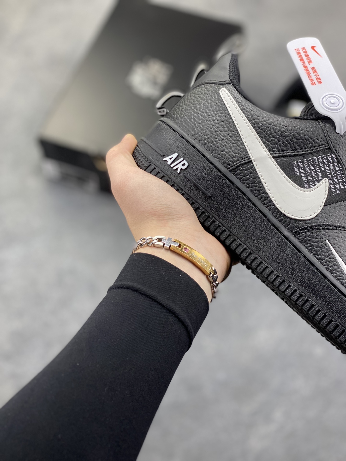 图片[6]-NIke Air Force 1 ‘07 Low 空军一号低帮 运动鞋 休闲鞋 折边针车 工艺难度大 原楦头原纸板 原装鞋盒 定制五金配件 内置全掌气垫 原厂鞋底 货号：AJ7747-001 尺码：36 36.5 37.5 38 38.5 39 40 40.5 41 42 42.5 43 44 44.5 45-选品中心