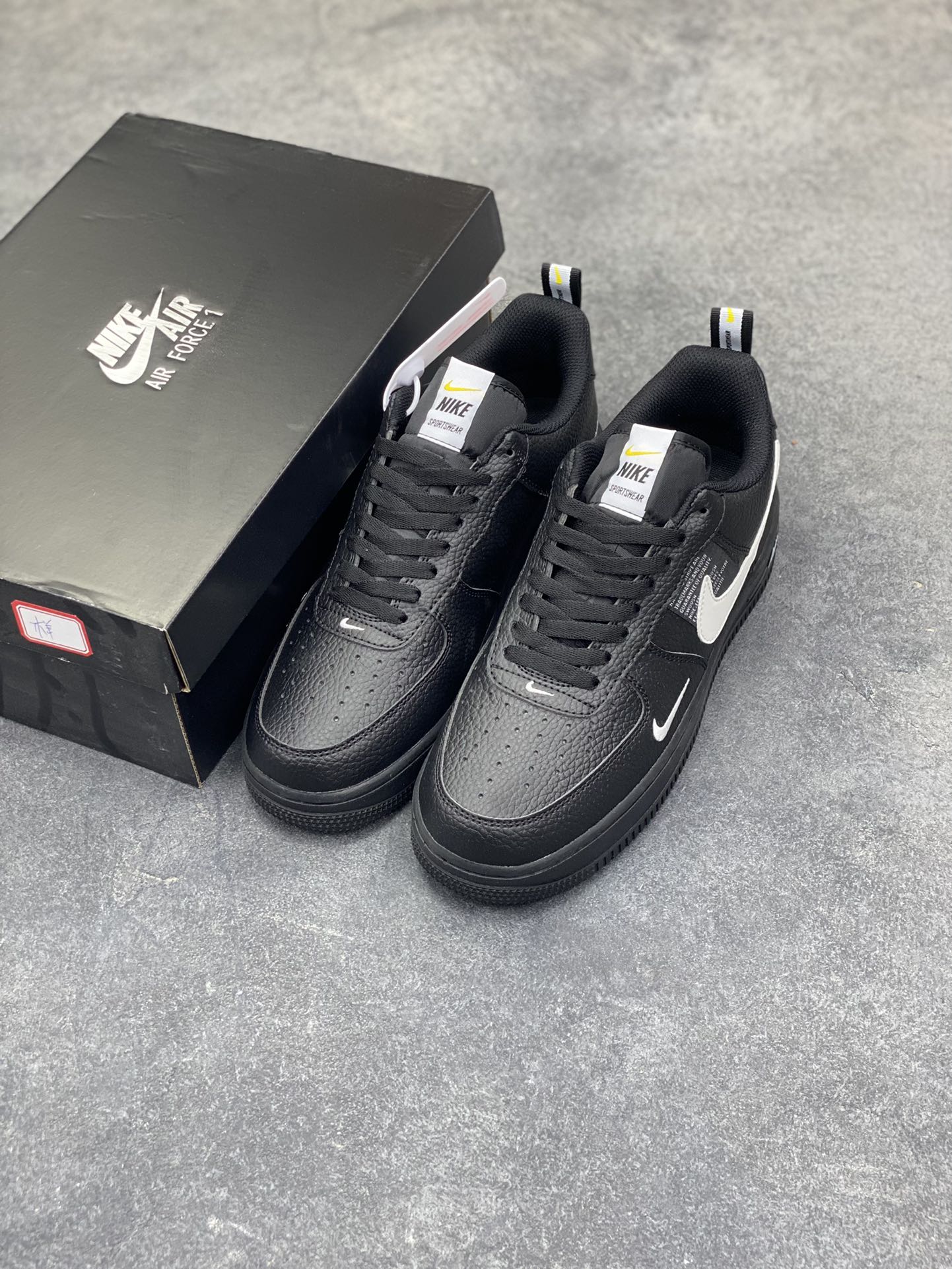 图片[8]-NIke Air Force 1 ‘07 Low 空军一号低帮 运动鞋 休闲鞋 折边针车 工艺难度大 原楦头原纸板 原装鞋盒 定制五金配件 内置全掌气垫 原厂鞋底 货号：AJ7747-001 尺码：36 36.5 37.5 38 38.5 39 40 40.5 41 42 42.5 43 44 44.5 45-选品中心