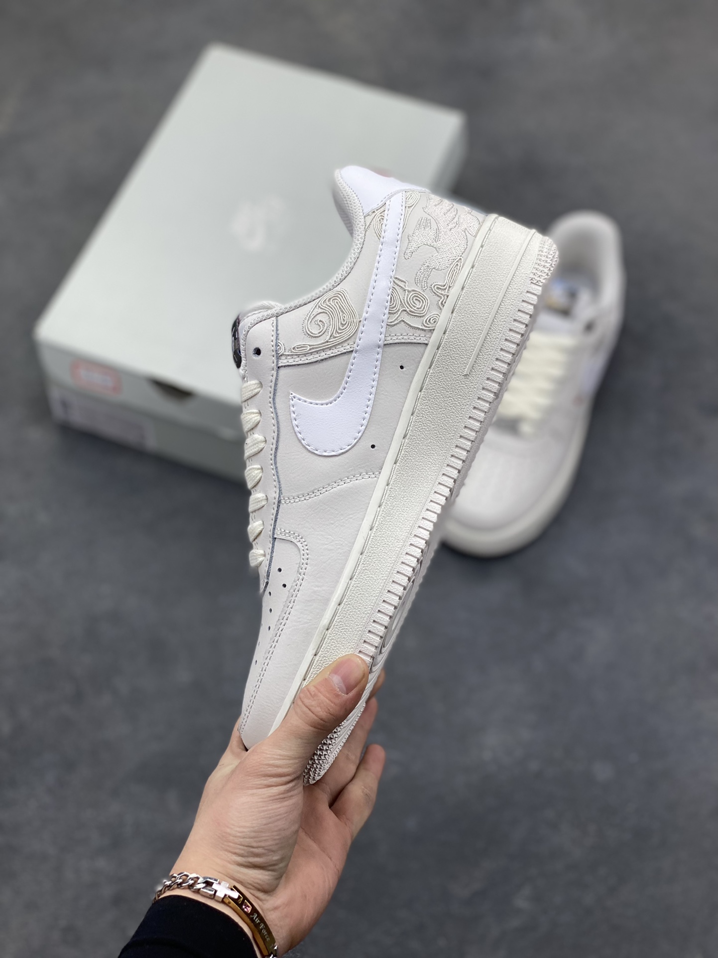 图片[3]-NIke Air Force 1 ‘07 Low 空军一号低帮 运动鞋 休闲鞋 折边针车 工艺难度大 原楦头原纸板 原装鞋盒 定制五金配件 内置全掌气垫 原厂鞋底 货号：IQ1119-011 尺码：36 36.5 37.5 38 38.5 39 40 40.5 41 42 42.5 43 44 44.5 45-选品中心