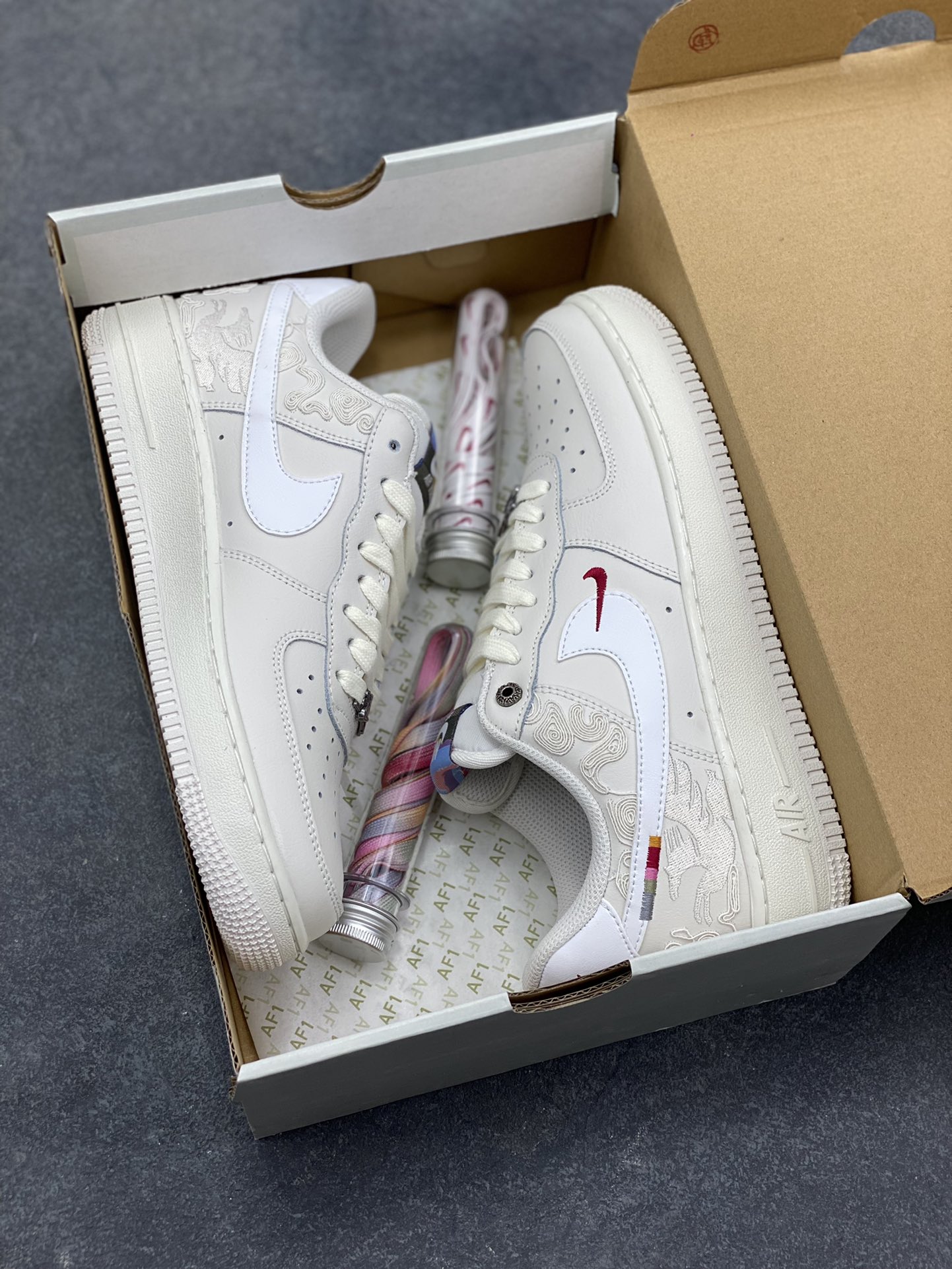 图片[9]-NIke Air Force 1 ‘07 Low 空军一号低帮 运动鞋 休闲鞋 折边针车 工艺难度大 原楦头原纸板 原装鞋盒 定制五金配件 内置全掌气垫 原厂鞋底 货号：IQ1119-011 尺码：36 36.5 37.5 38 38.5 39 40 40.5 41 42 42.5 43 44 44.5 45-选品中心