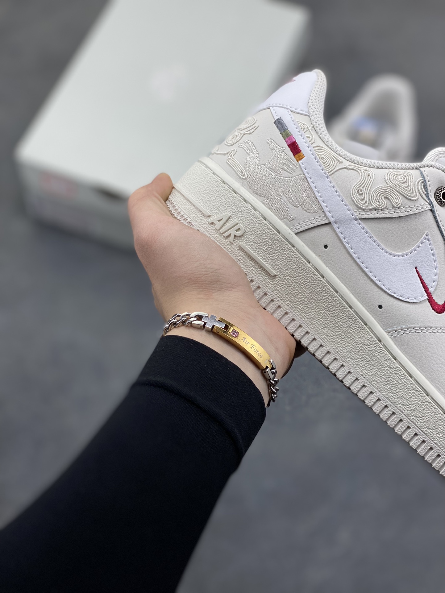 图片[6]-NIke Air Force 1 ‘07 Low 空军一号低帮 运动鞋 休闲鞋 折边针车 工艺难度大 原楦头原纸板 原装鞋盒 定制五金配件 内置全掌气垫 原厂鞋底 货号：IQ1119-011 尺码：36 36.5 37.5 38 38.5 39 40 40.5 41 42 42.5 43 44 44.5 45-选品中心