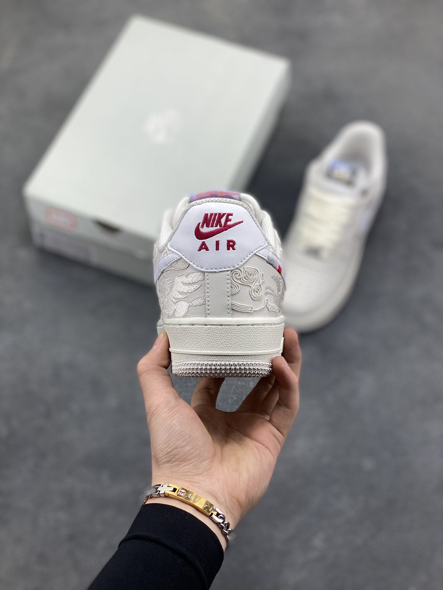 图片[4]-NIke Air Force 1 ‘07 Low 空军一号低帮 运动鞋 休闲鞋 折边针车 工艺难度大 原楦头原纸板 原装鞋盒 定制五金配件 内置全掌气垫 原厂鞋底 货号：IQ1119-011 尺码：36 36.5 37.5 38 38.5 39 40 40.5 41 42 42.5 43 44 44.5 45-选品中心