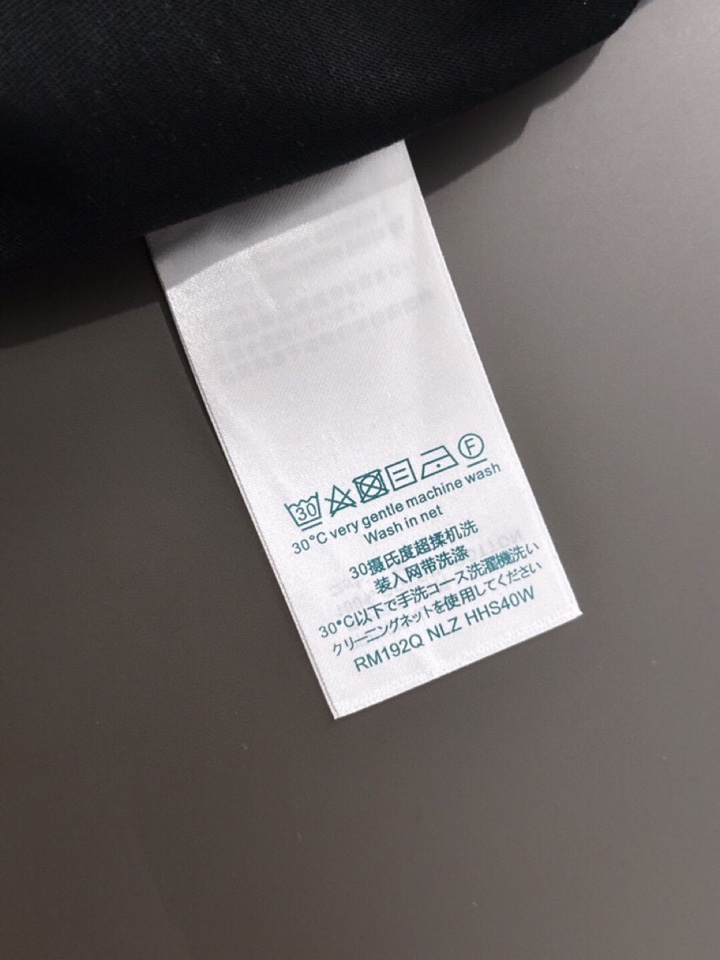 Louis Vuitton 路易威登 LV 驴牌2025SS春夏最新款圆领时尚短袖圆领T恤，官网同步，纯