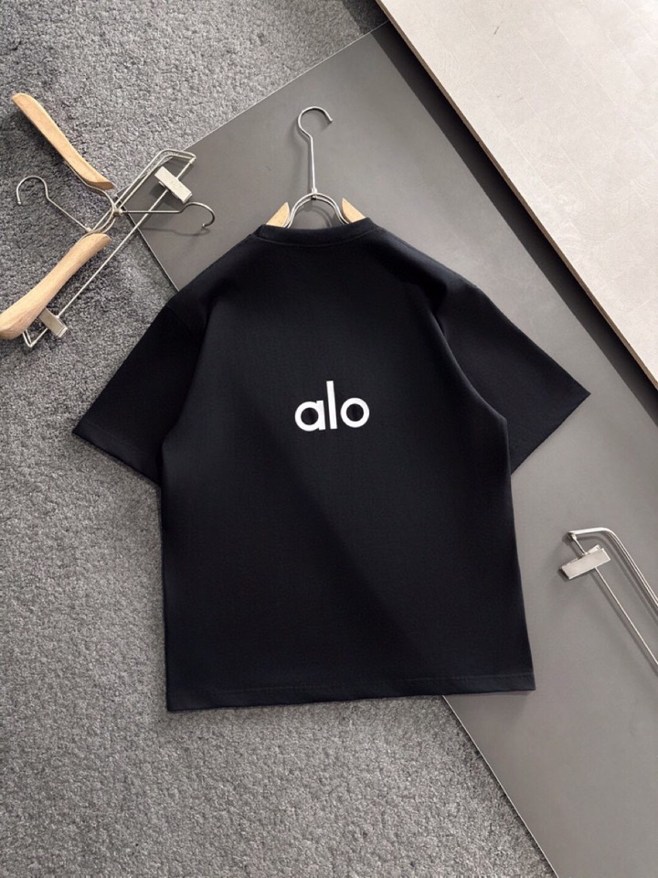 Alo 2025SS春夏最新款圆领时尚短袖圆领T恤，官网同步，纯棉面料！贴肤舒适，耐看又好穿，经典简约l
