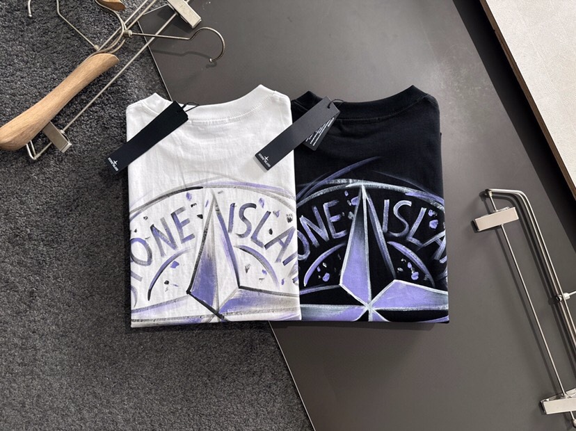 石头岛 春夏最新款圆领时尚短袖圆领T恤，官网同步，纯棉面料！贴肤舒适，耐看又好穿，经典简约logo设计，