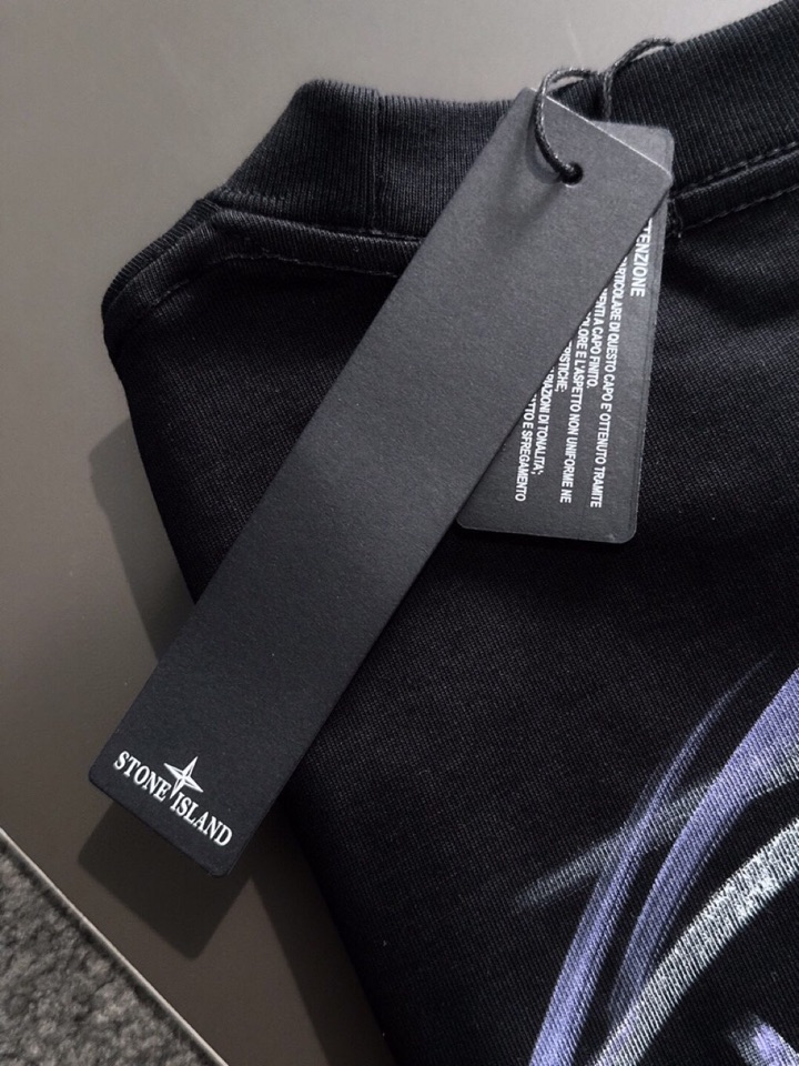 石头岛 春夏最新款圆领时尚短袖圆领T恤，官网同步，纯棉面料！贴肤舒适，耐看又好穿，经典简约logo设计，