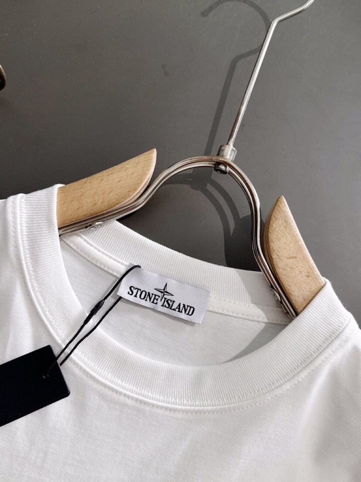 石头岛 春夏最新款圆领时尚短袖圆领T恤，官网同步，纯棉面料！贴肤舒适，耐看又好穿，经典简约logo设计，