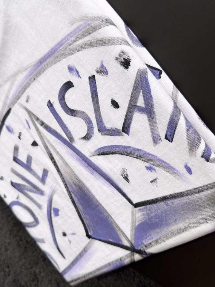 石头岛 春夏最新款圆领时尚短袖圆领T恤，官网同步，纯棉面料！贴肤舒适，耐看又好穿，经典简约logo设计，