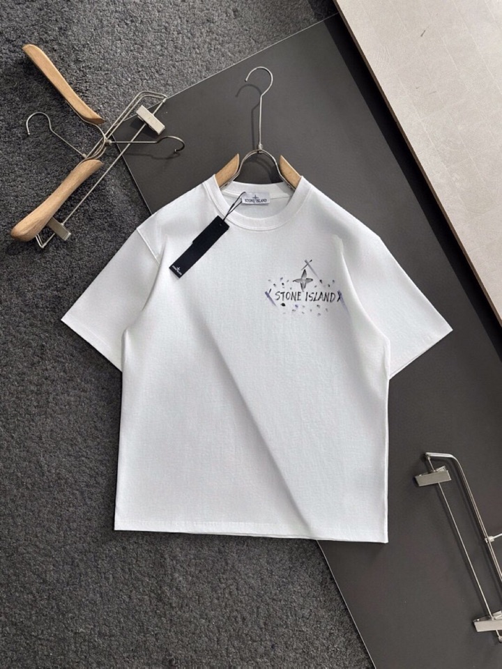 石头岛 春夏最新款圆领时尚短袖圆领T恤，官网同步，纯棉面料！贴肤舒适，耐看又好穿，经典简约logo设计，