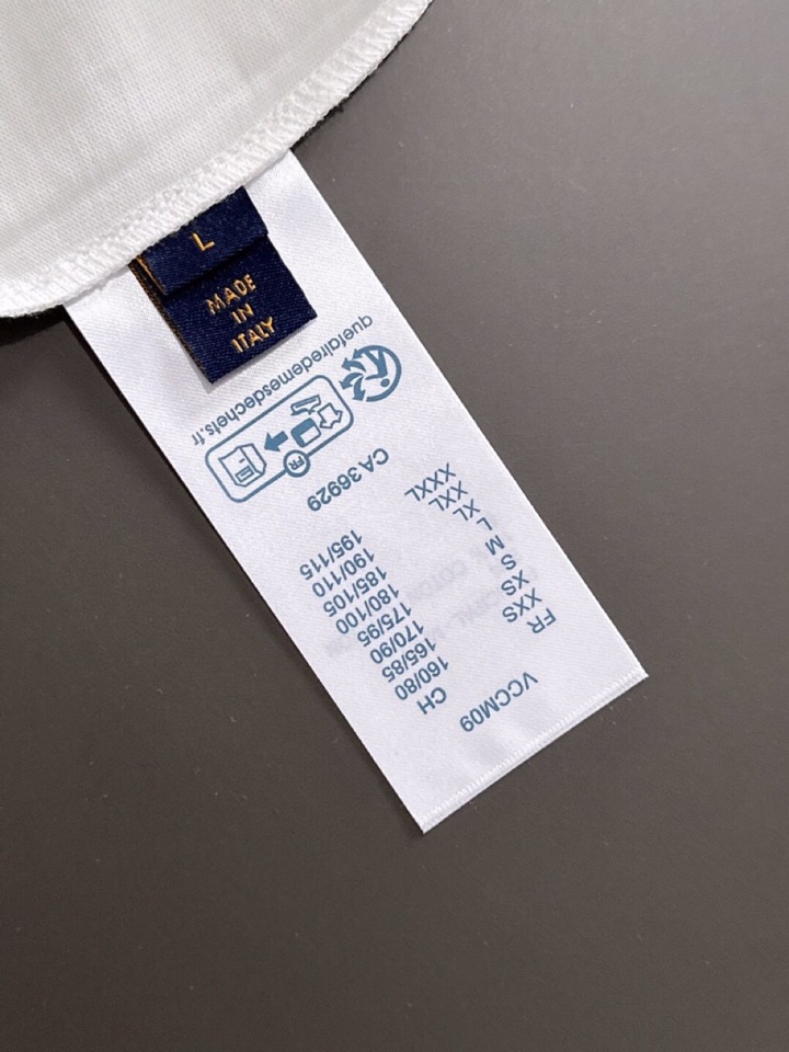 Louis Vuitton 路易威登 LV 驴牌 春夏最新款圆领时尚短袖T恤，官网同步，纯棉面料！贴肤舒