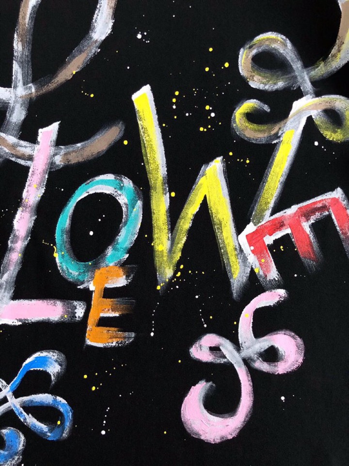 LOEWE 罗意威 最新最顶级多彩se手绘款质感短袖圆领T恤，款短袖，顶级纯棉品质原单短袖，顶级制作工艺