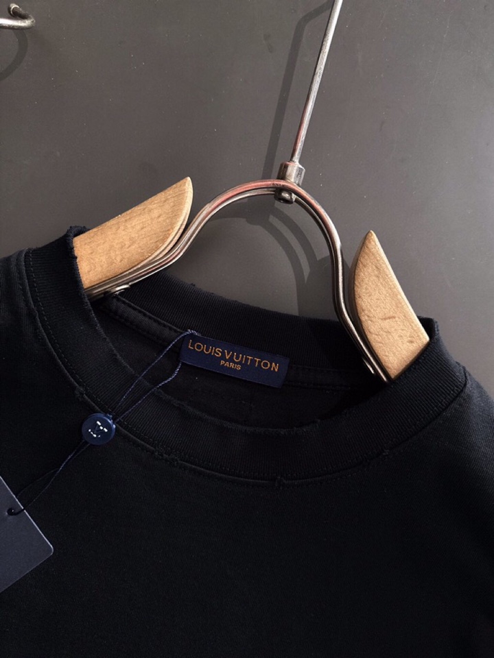 （高版本）Louis Vuitton 路易威登 LV 驴牌2026SS春夏最新款圆领时尚短袖T恤，官网同