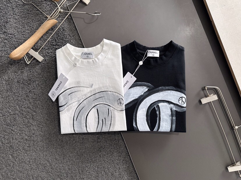 （高版本）CHANEL 香奈儿2026SS春夏最新款圆领时尚短袖圆领T恤，官网同步，纯棉面料！贴肤舒适，