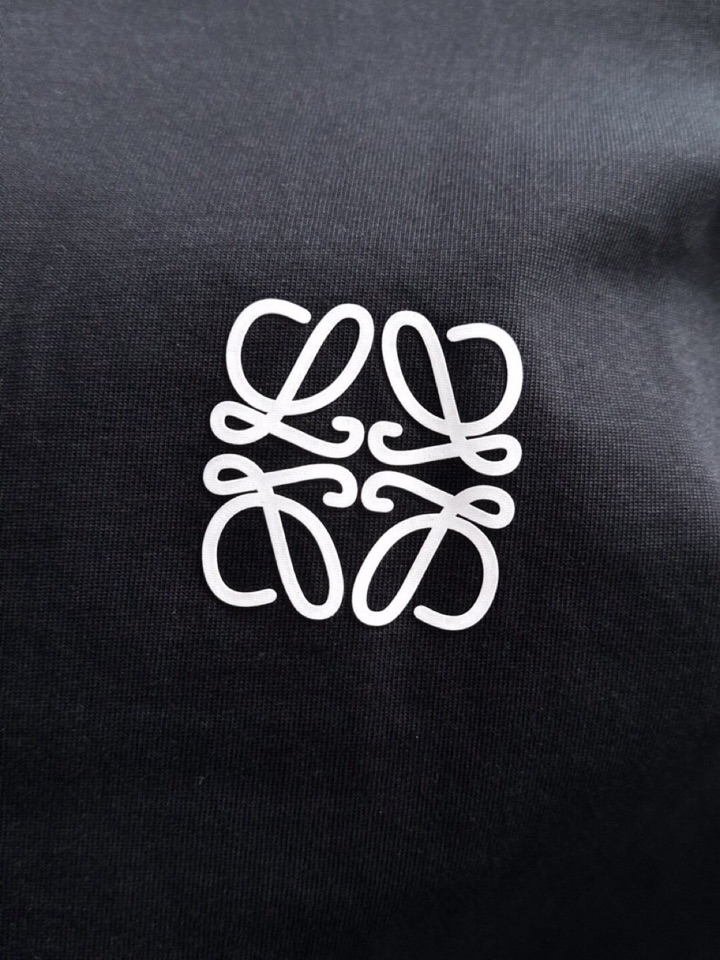 （高版本）LOEWE 罗意威2026SS春夏最新款圆领时尚短袖圆领T恤，官网同步，纯棉面料！贴肤舒适，耐