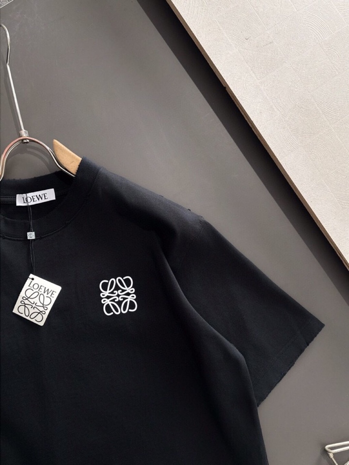 （高版本）LOEWE 罗意威2026SS春夏最新款圆领时尚短袖圆领T恤，官网同步，纯棉面料！贴肤舒适，耐