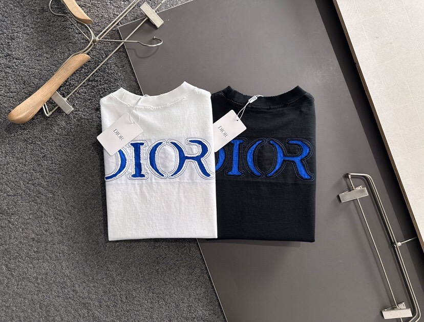 （高版本）Dior 迪奥2026SS春夏最新款圆领时尚短袖圆领T恤，官网同步，纯棉面料！贴肤舒适，耐看又