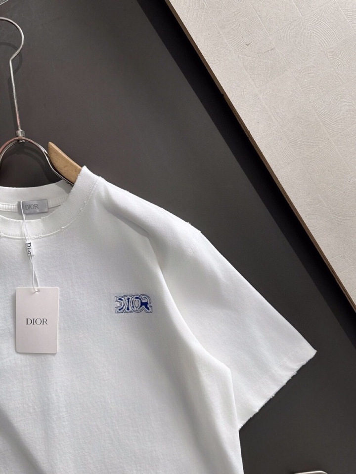 （高版本）Dior 迪奥2026SS春夏最新款圆领时尚短袖圆领T恤，官网同步，纯棉面料！贴肤舒适，耐看又
