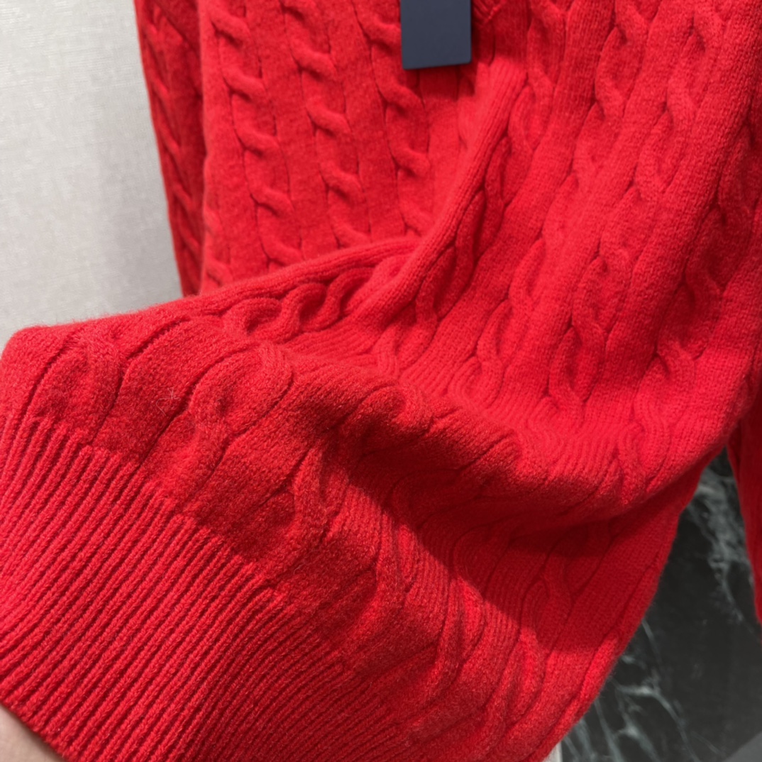 拉夫 25秋冬新款 麻花V领毛衣 经典麻花纹理+V领设计简约复古又百搭!胸前小马刺绣品牌辨识度满分 细节