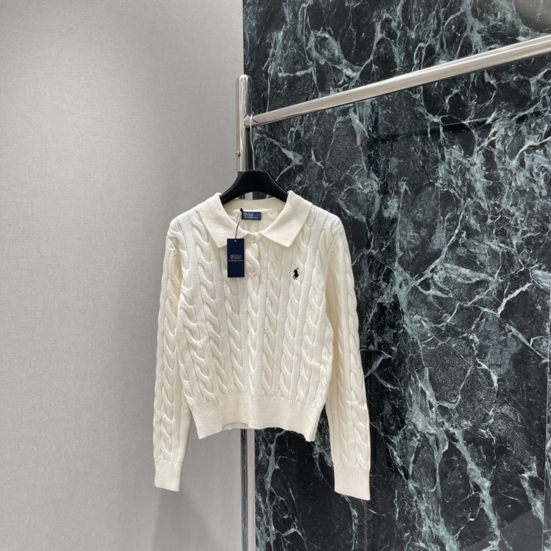 拉夫 25秋冬新款 麻花Polo毛衣 Polo翻领+半开襟纽扣设计 胸前小马刺绣超有辨识度 学院风老钱风