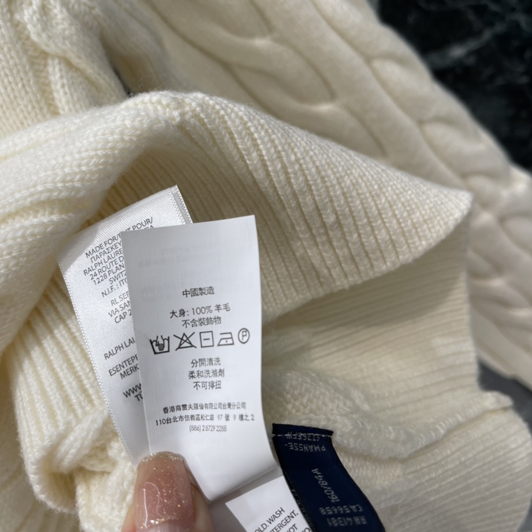 拉夫 25秋冬新款 麻花Polo毛衣 Polo翻领+半开襟纽扣设计 胸前小马刺绣超有辨识度 学院风老钱风