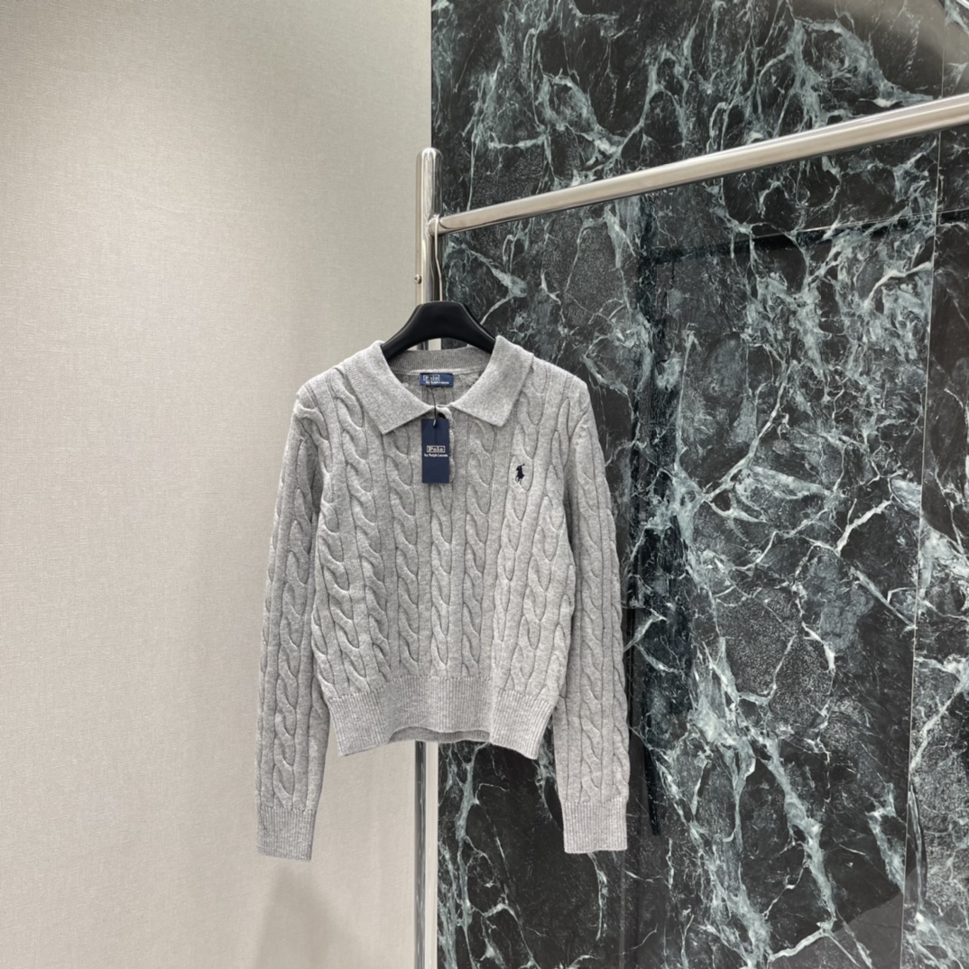 拉夫 25秋冬新款 麻花Polo毛衣 Polo翻领+半开襟纽扣设计 胸前小马刺绣超有辨识度 学院风老钱风