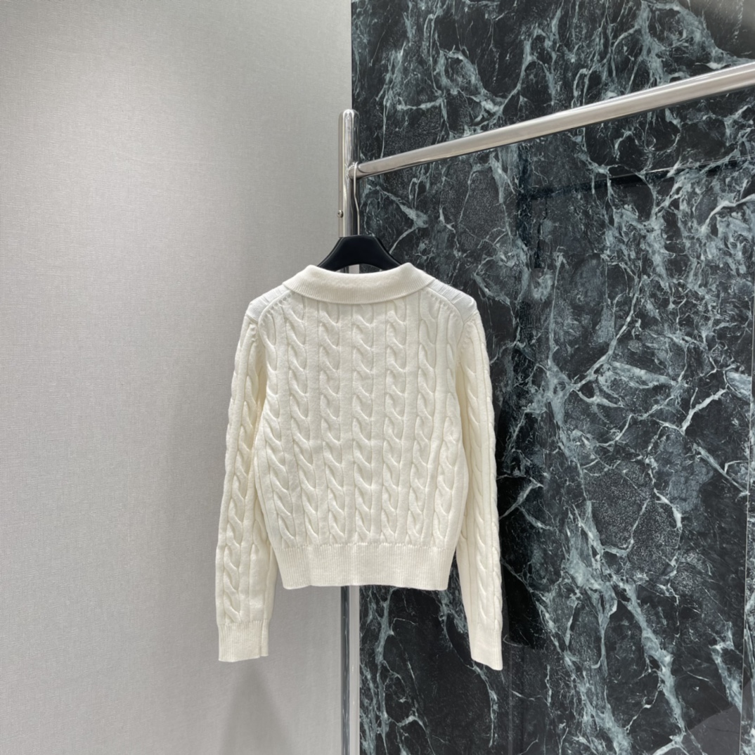 拉夫 25秋冬新款 麻花Polo毛衣 Polo翻领+半开襟纽扣设计 胸前小马刺绣超有辨识度 学院风老钱风