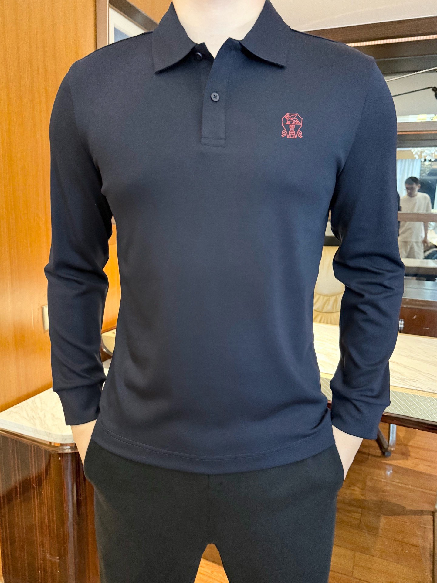 NO:731757,BC-2025, the latest popular model Polo is shipped from the counter, a hot-selling item in the London counter!  Selected Italian modal cotton fabrics are matched with the latest designs. The brand logo on the chest highlights the taste. Business and casual boutique. Size: 48-56 (model 180/140 wears 50, with Hong Kong Lane Crawford gift box packaging),,19860909BC-2025专柜最新爆款Polo出货 伦敦专柜热销单品！精选意大利采用莫代尔棉面料搭配最新的设计,胸口的品牌标志彰显品味 商务休闲精品.尺码:48-56（模特180/140穿50,配香港连卡佛礼盒包装）,,,Men's clothing