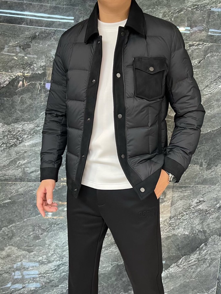 Armani 阿玛尼25SS 秋冬新款翻领羽绒服夹克，经典永不过时，轻奢时尚休闲风格，轻盈保暖柔软！低调