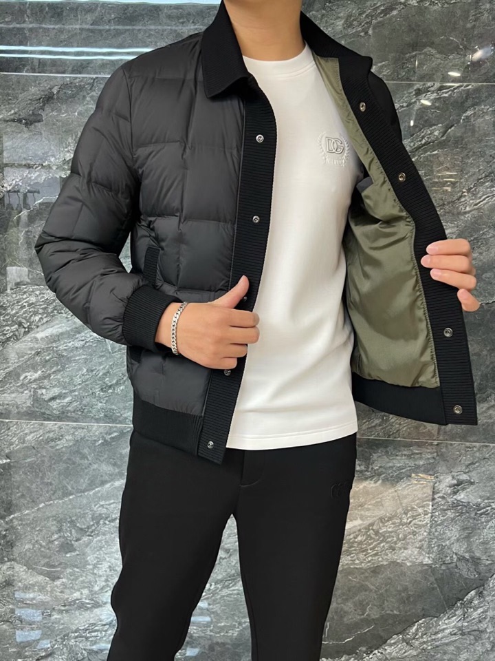 Armani 阿玛尼25SS 秋冬新款翻领羽绒服夹克，经典永不过时，轻奢时尚休闲风格，轻盈保暖柔软！低调