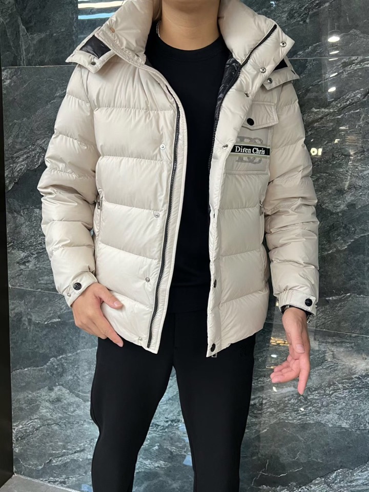 Dolce & Gabbana 杜嘉班纳25SS 秋冬男士时尚连帽羽绒服 轻奢时尚休闲风格，轻盈保暖柔软